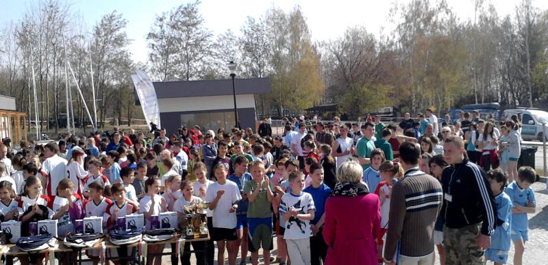 Biegi przełajowe nad Zalewem Mietkowskim 2012 przed dekoracją