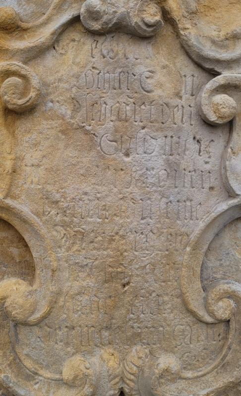 Pieta przykościelna w Milinie (napis) 2026