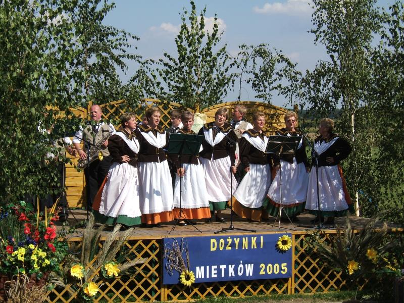 Dożynki gminne w Mietkowie 2005