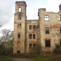 Pałac w Maniowie Małym - ruina w 2019